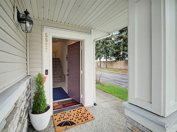 Entry area>