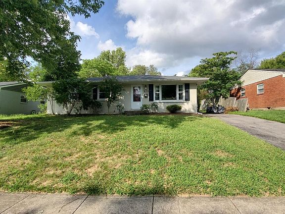 5th image of 323 Stoneybrook Dr