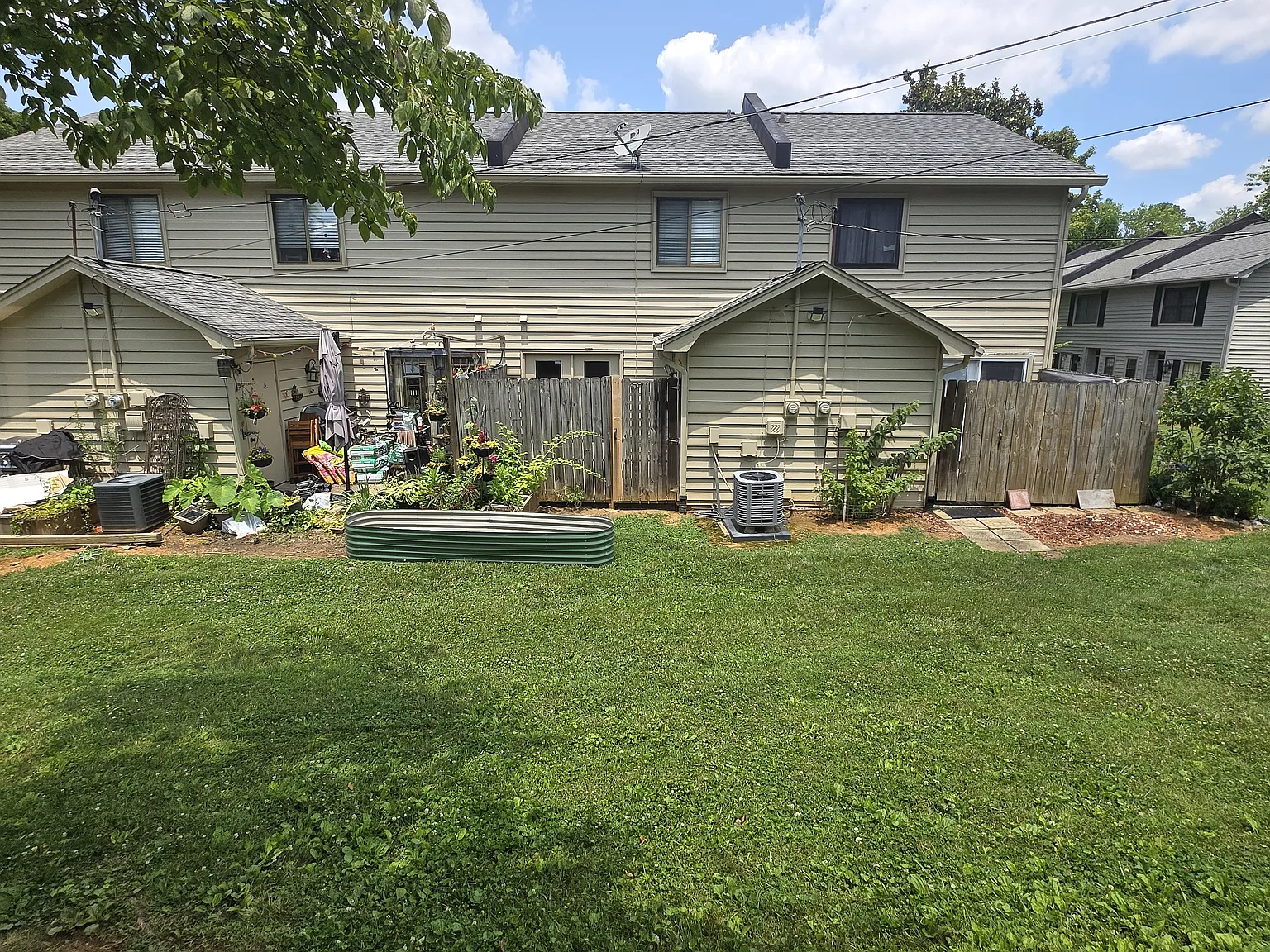 2 bed, 1.5 bath, 1064 sqft, $1,650 — Photo 2