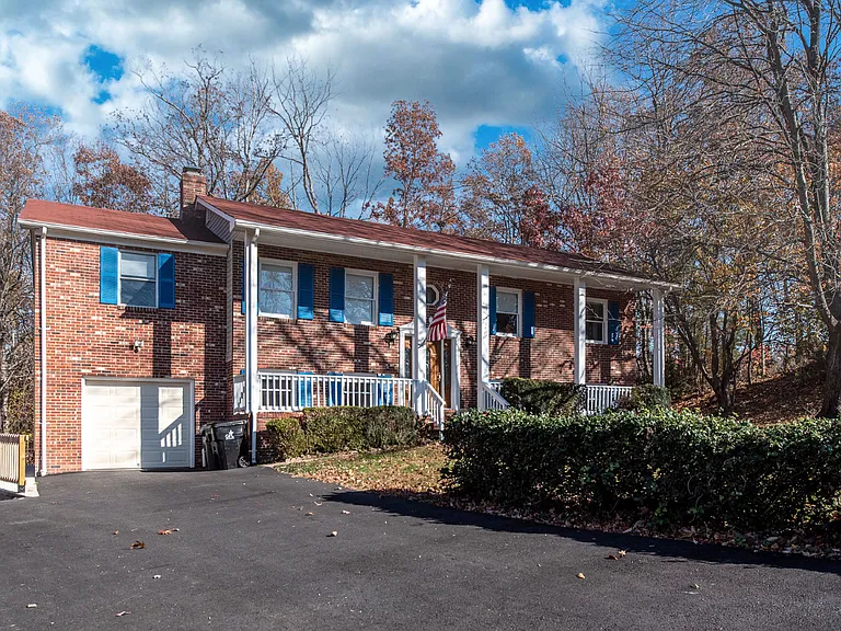 11 Endicott Ln #B2 — Photo 8