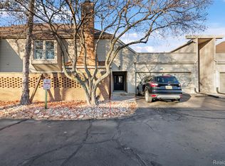 8309 Colony Dr, Grosse Ile, MI 48138