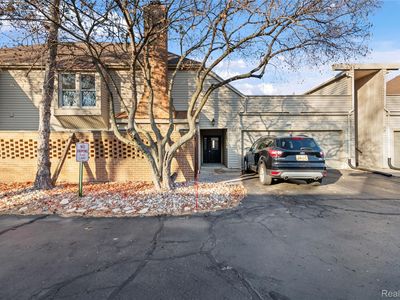 8309 Colony Dr APT 21, Grosse Ile, MI, 48138