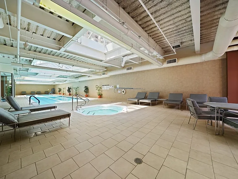 222 N Columbus Dr #407 — Photo 16