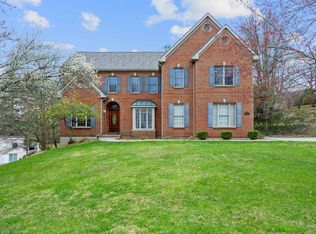 6803 Oak St, Cincinnati, OH 45236