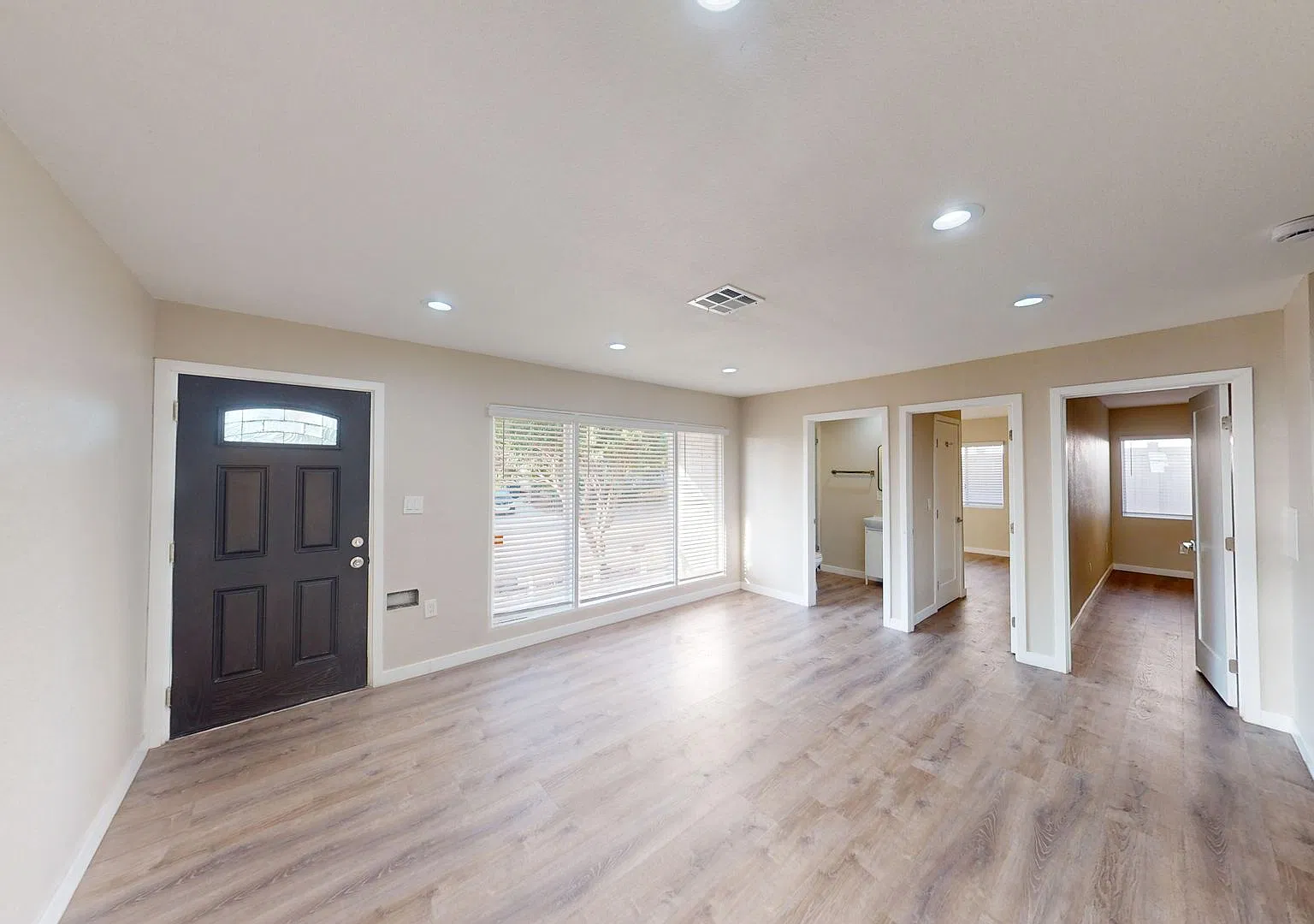 6BD/3BA Large House — Photo 2