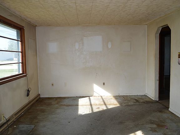 5th image of 14100 W Main St