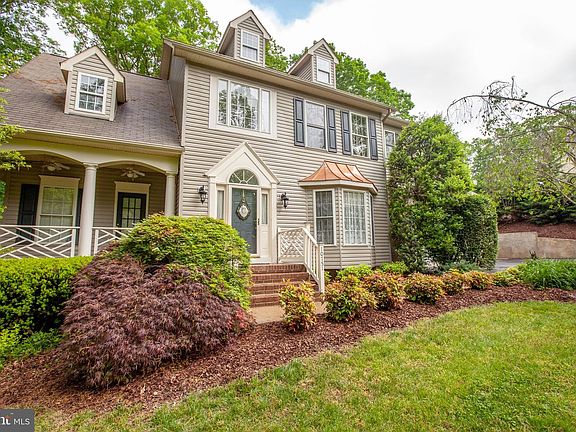 3rd image of 10751 Bridlerein Ct