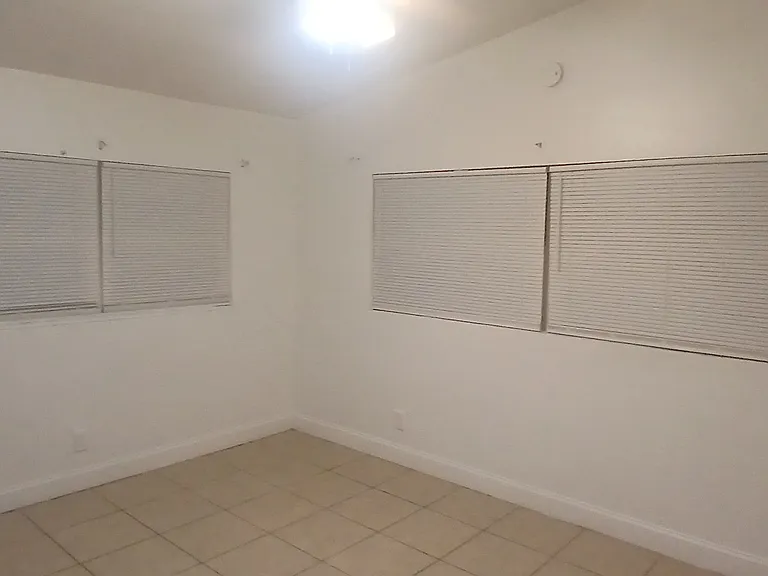 313 Ronnie Cir — Photo 6