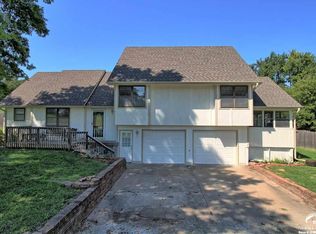 500 Maple Ln, Lansing, KS 66043