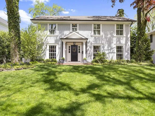 637 Garland Ave, Winnetka, IL 60093