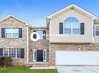 877 Ashton Oak Cir, Stone Mountain, GA 30083