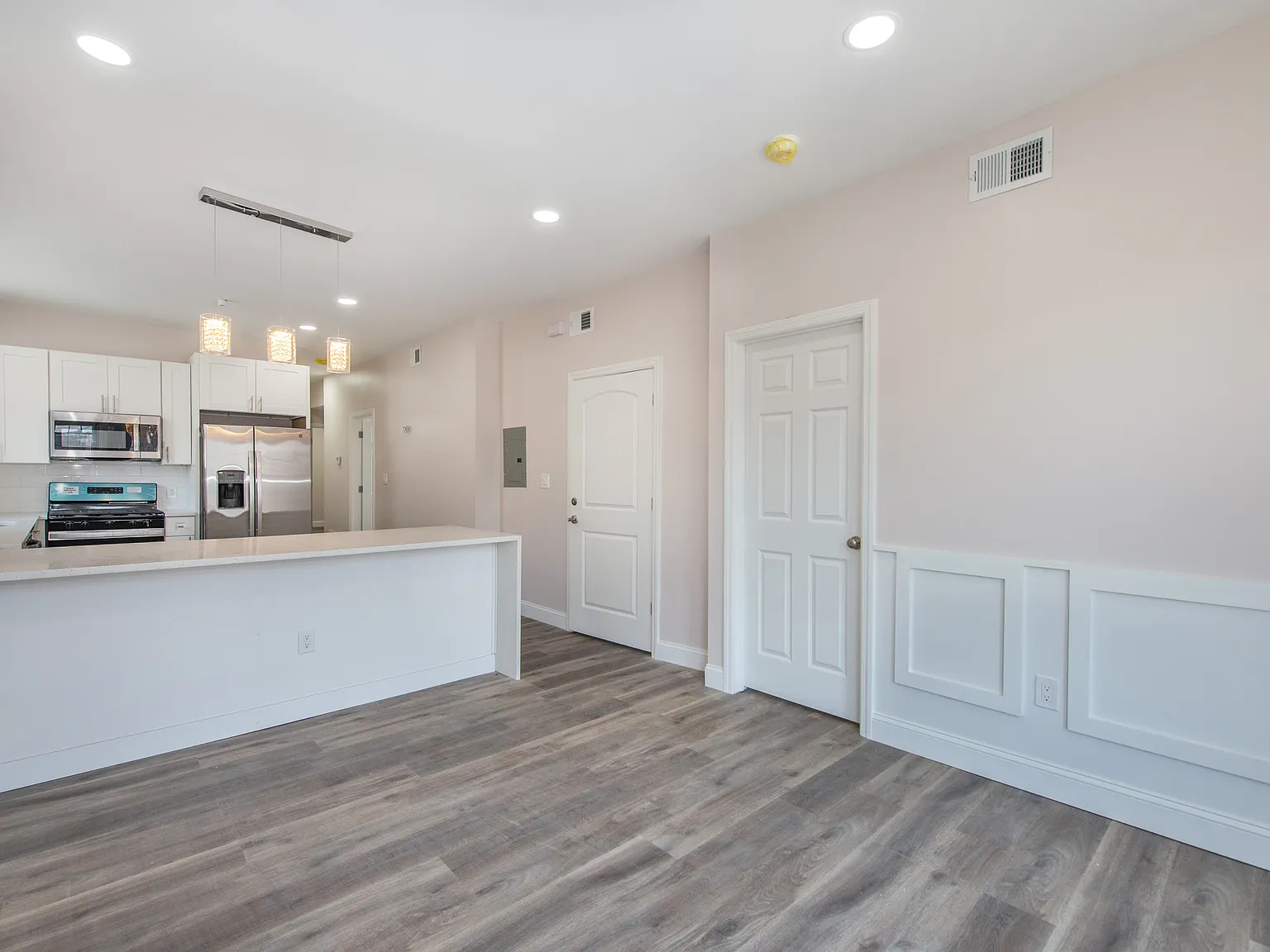 3 bed, $2,600 — Photo 4