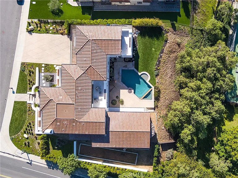 32009 Cape Point Dr — Photo 57