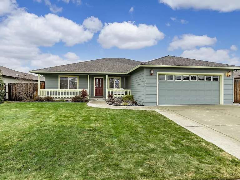 2327 Jeremy St — Photo 1
