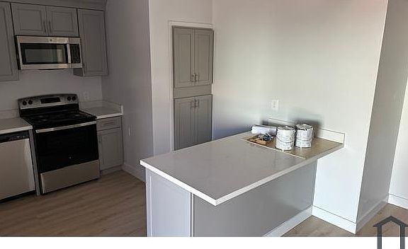 4th image of 587 105th Ave #8