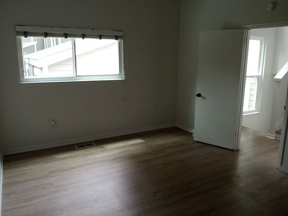 3rd image of 1829 Ivystone Dr