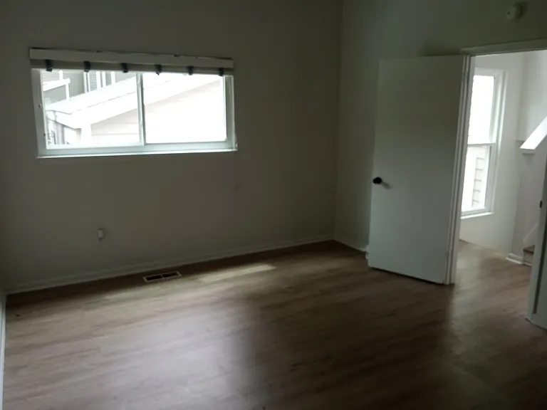 1829 Ivystone Dr — Photo 3