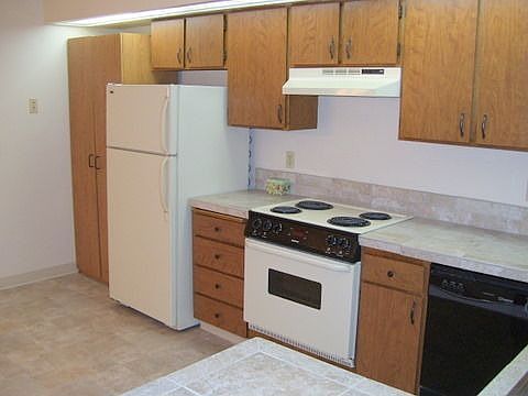 2nd image of 2330 SE Brookwood Ave APT 107