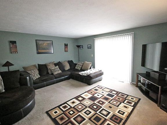 3rd image of 3903 Lake Run Blvd