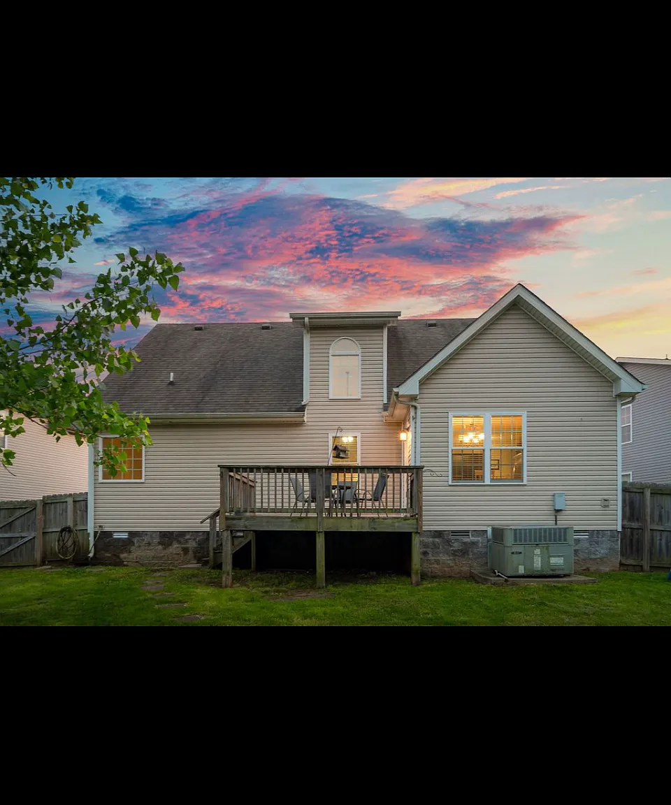 3 bed, 1347 sqft, $1,800 — Photo 2