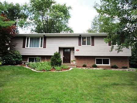 1st image of 2523 W Carriage Ln