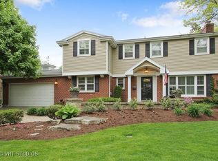229 Crest Rd, Glen Ellyn, IL 60137