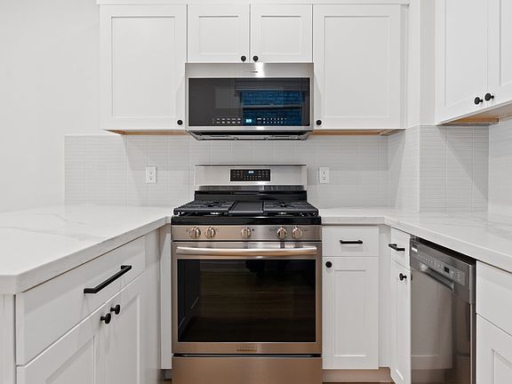 3rd image of 1840 Sacramento St APT 302