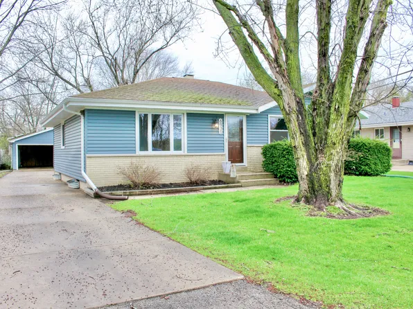 6930 Lone Elm Dr, Racine, WI 53402