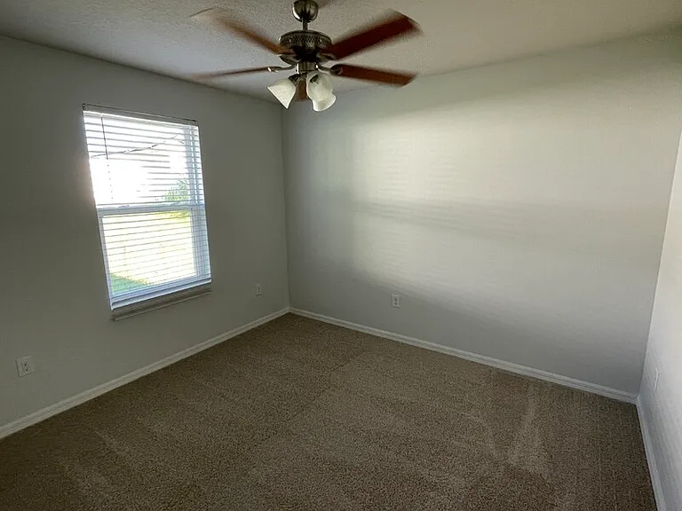 1402 Kissimmee Ct — Photo 6