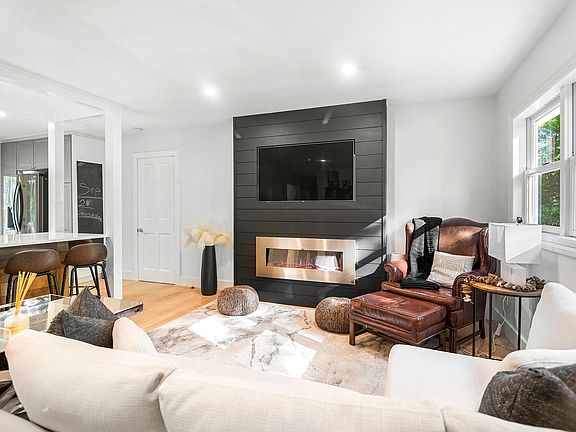 5th image of 115 Woodbine Dr