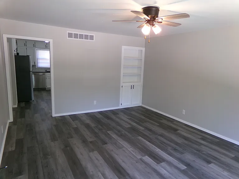 624 N Caddy Ln — Photo 8