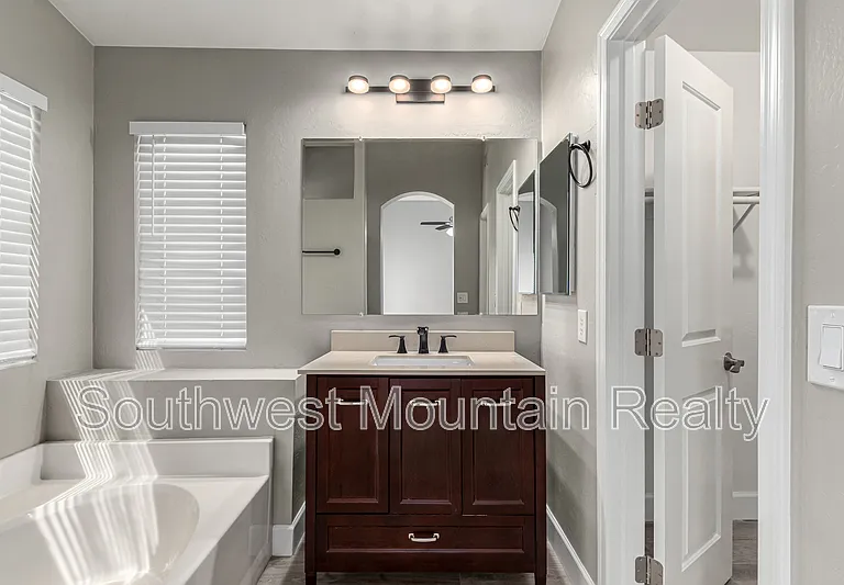 881 E Baylor Ln — Photo 19