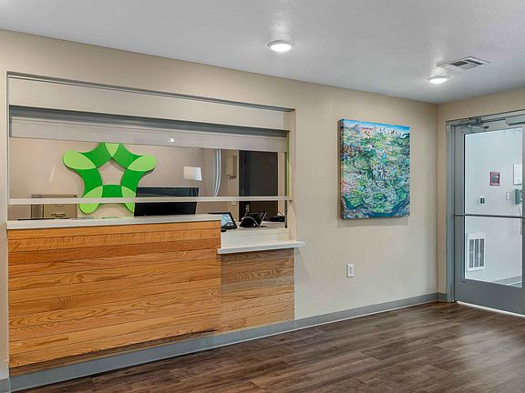 Lobby and Guest Check-in