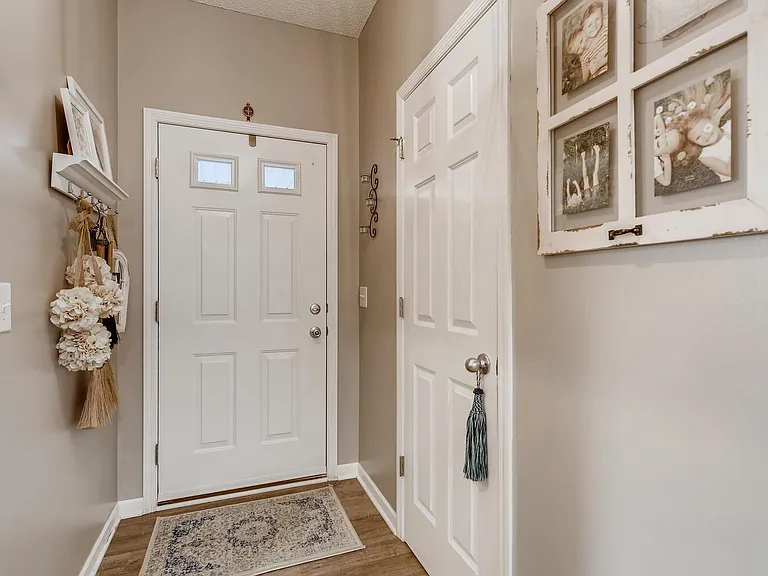5038 Archer Ln — Photo 3