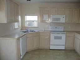2nd image of 812 Meadowview Ct