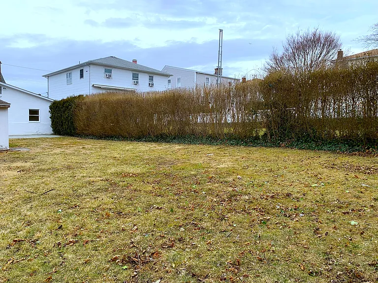 24 Hall Ave — Photo 31