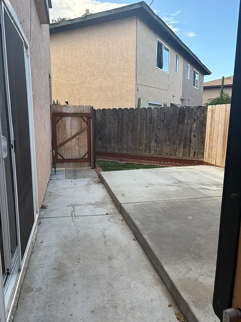 3 bed, 2.5 bath, 1338 sqft, $2,995 — Photo 4
