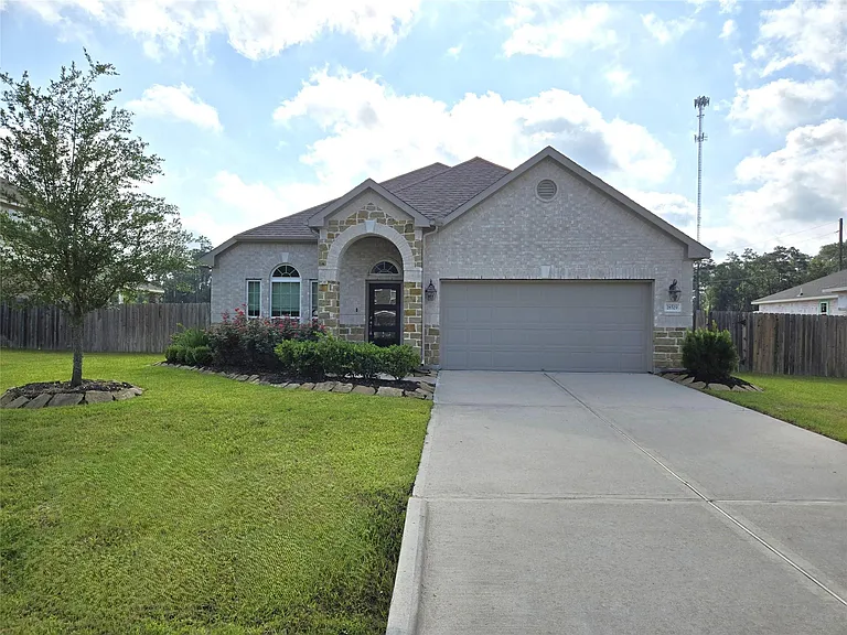 18519 Lilliput Ln — Photo 1
