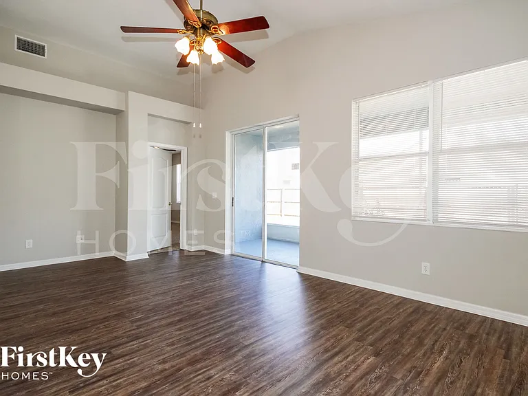 8719 Sandy Plains Dr — Photo 5