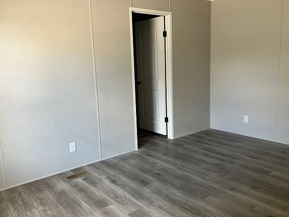 3rd image of 1196 E Park Dr #1196