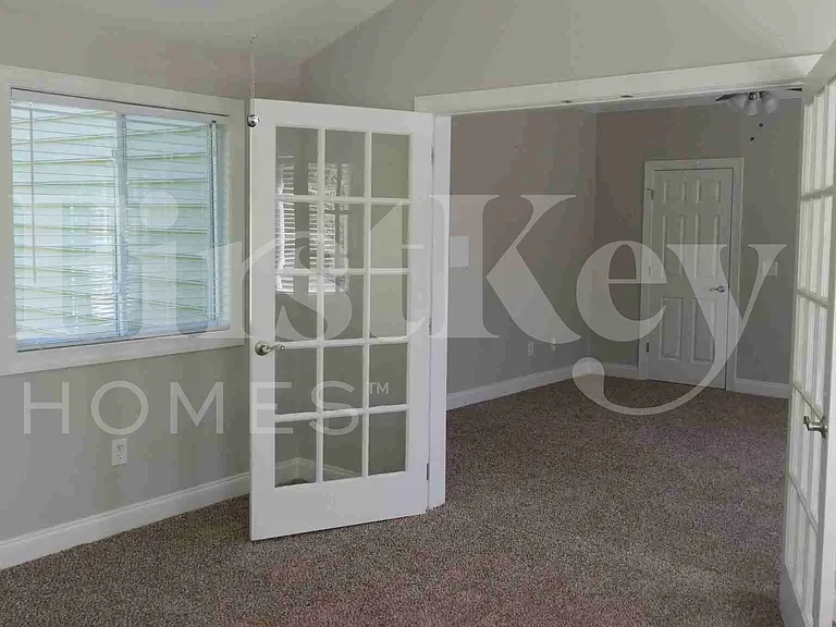 1911 Chestnut Oak Ln — Photo 18