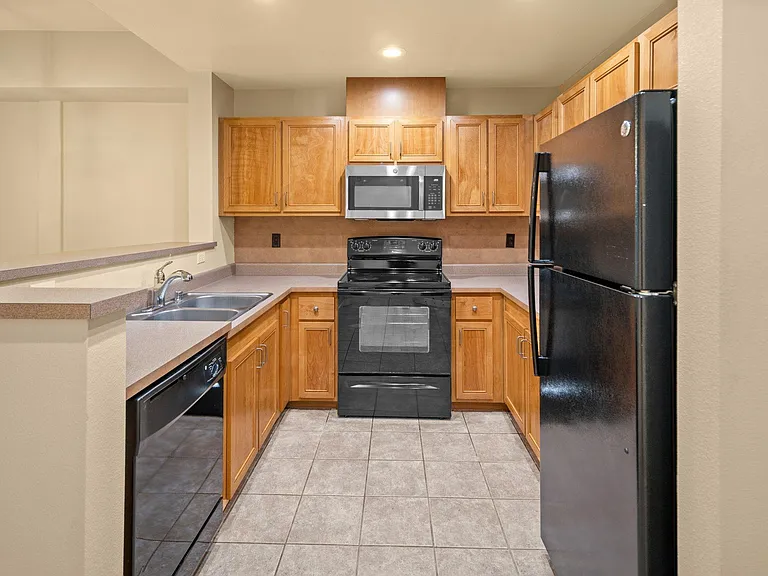 16275 NE 85th St #106 — Photo 7