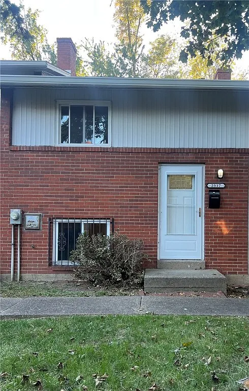 2317 Park Hill Dr photo 1