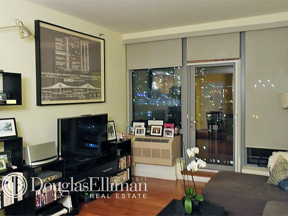 2nd image of 5-49 Borden Ave #H10