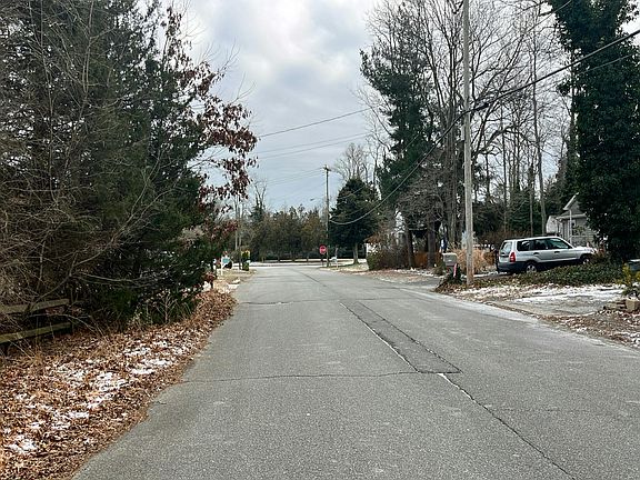 5th image of 1809 Lakeside Dr S