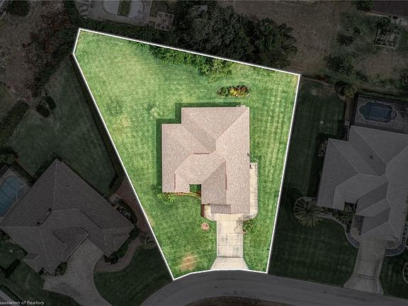 2nd image of 3516 Manor Dr