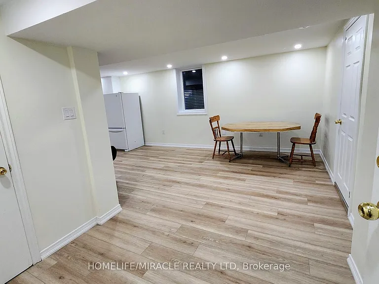 7 McClure Ave — Photo 9