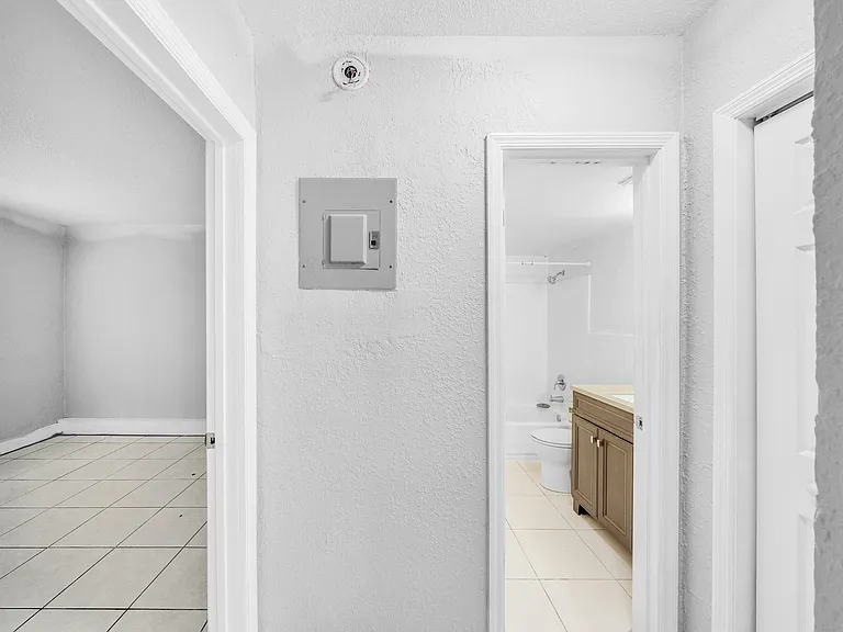 626 SW 14th Ave #108 — Photo 9