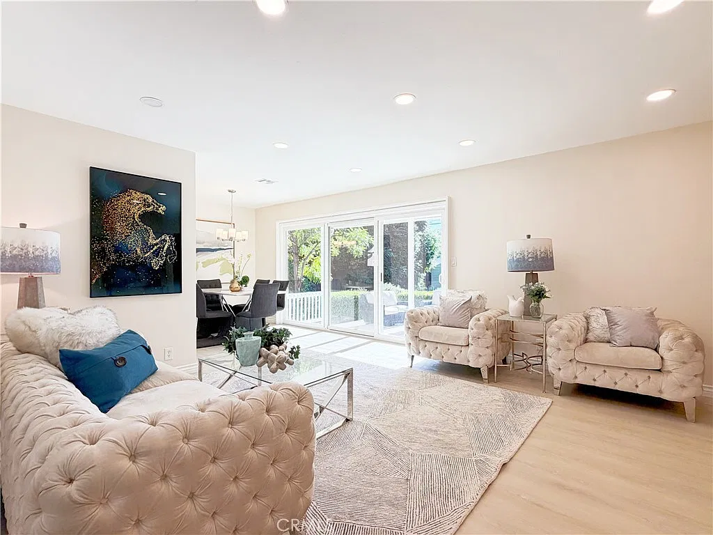 3 bed, 1200 sqft, $3,800 — Photo 2