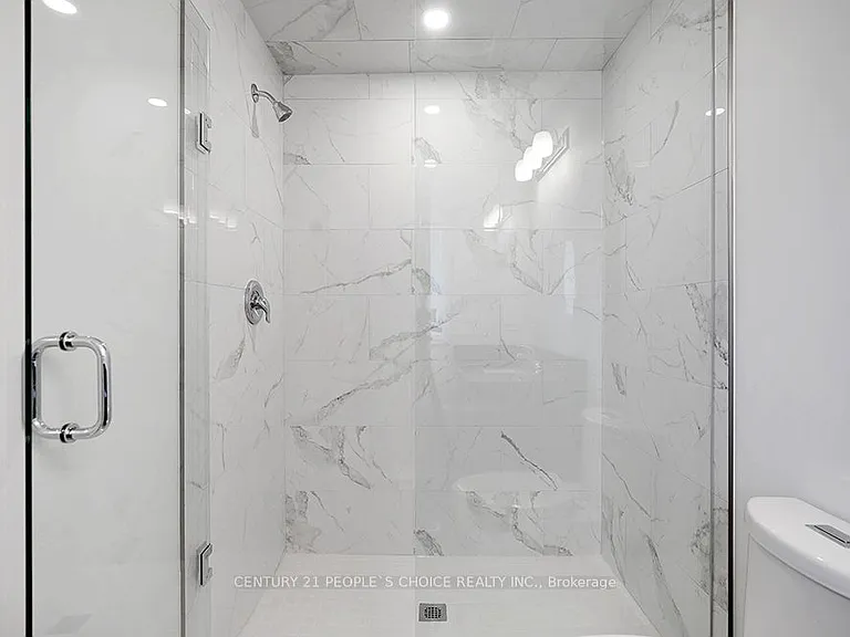 32 Humberstone Dr — Photo 16